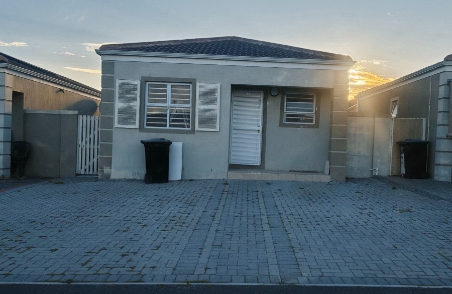 2 Bedroom Property for Sale in Strandfontein Village Western Cape